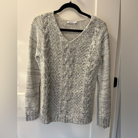 Ladies Sweater - Picture 1 of 4